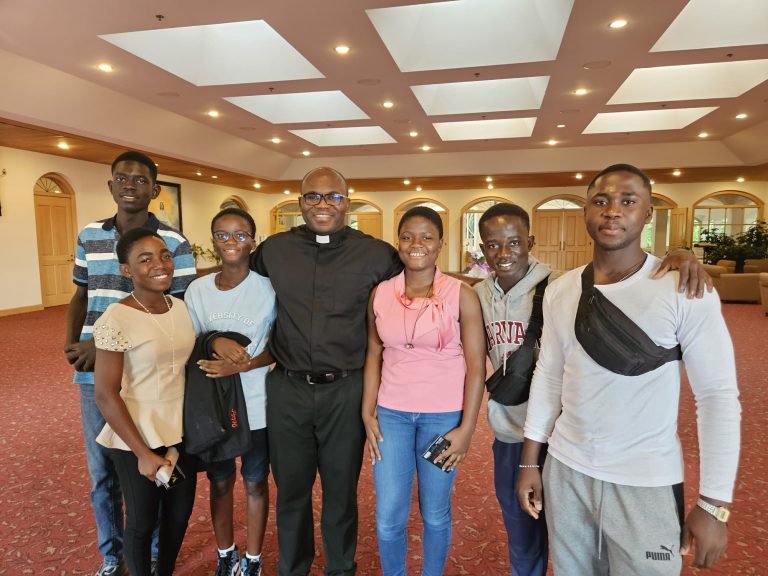 6 students participate in the Summer Scholars programme by University of Notre Dame